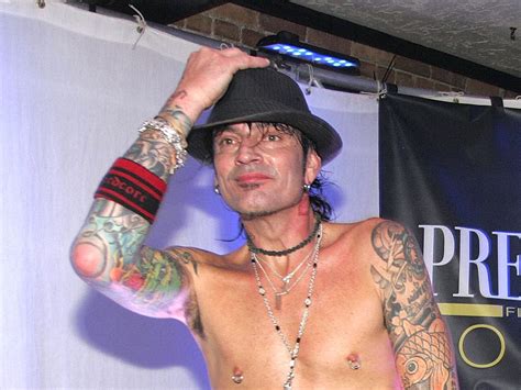 tommy lee d pic|Tommy Lee posts full frontal ‘d**k pic’ to。